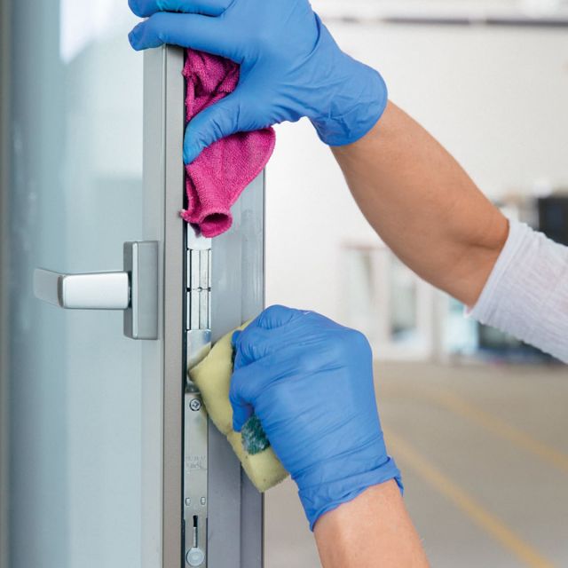 Finstral Handleiding Over Ramen Poetsen Onderhoud 03