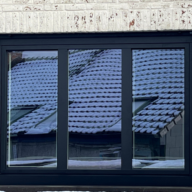 Overschuifmontage Raam FInestra Zwart