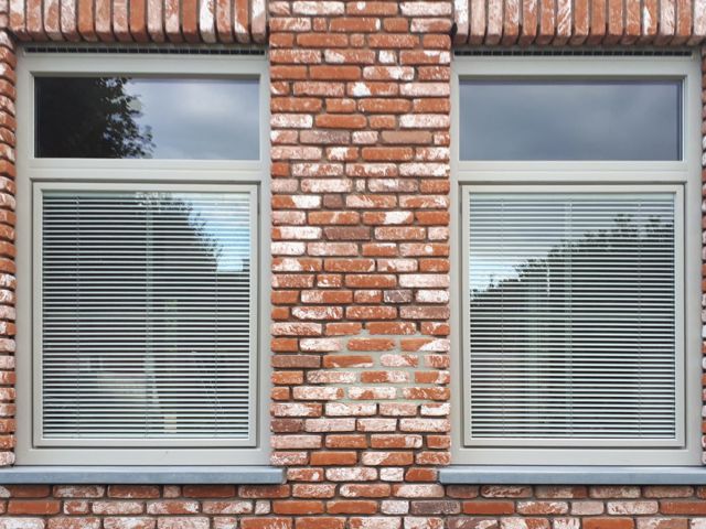 PVC ramen zijdegrijs RAL7044 jalouzie